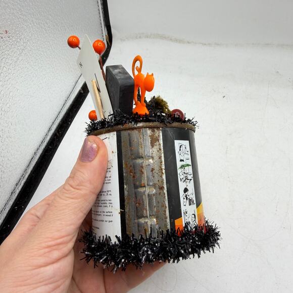 Halloween Road trip Decor centerpiece - Multimedia Assemblage Can - Picture 7 of 9